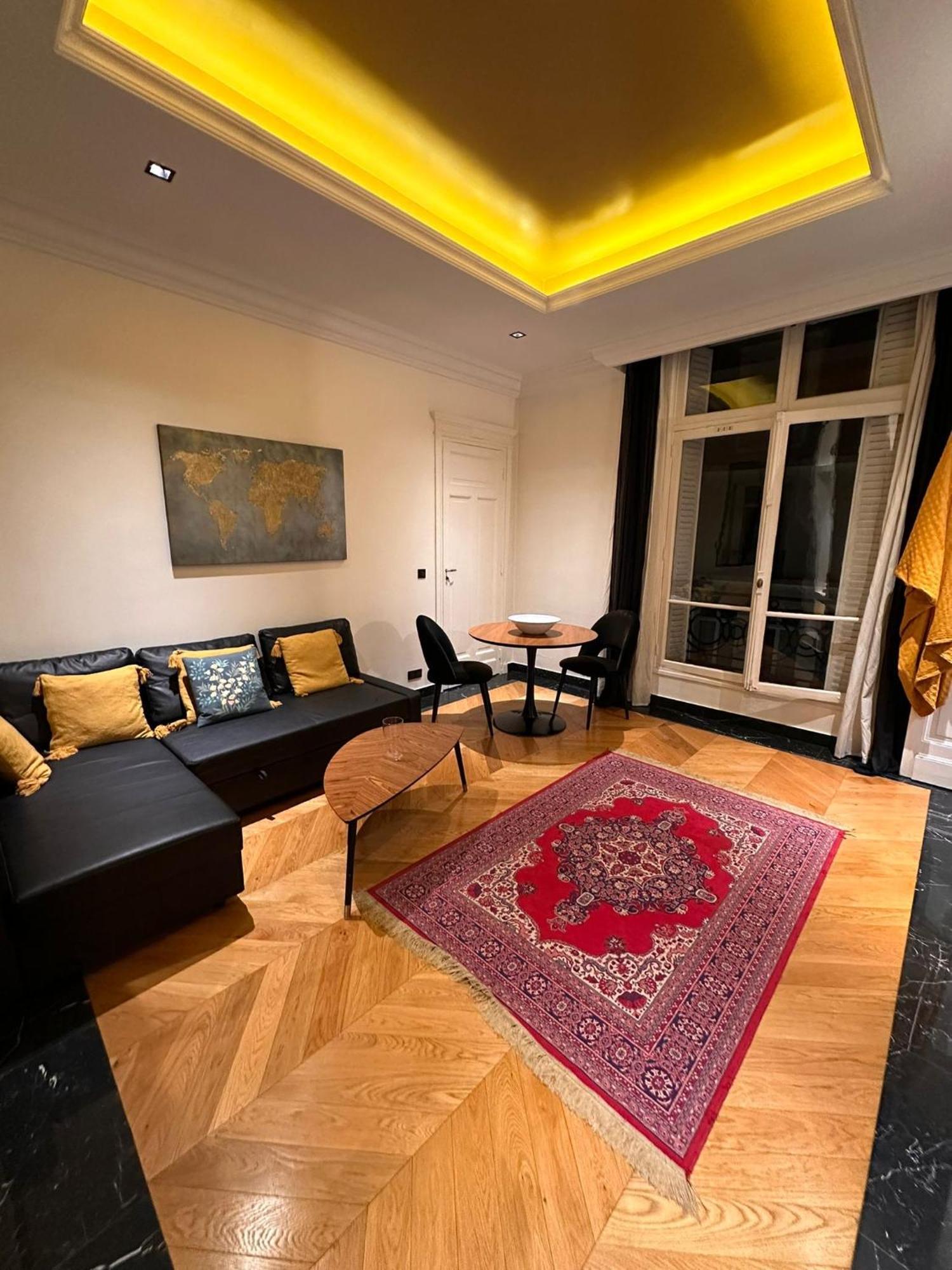 Appartement Cosy Sur Les Champs-Elysees Renoved Parijs Buitenkant foto